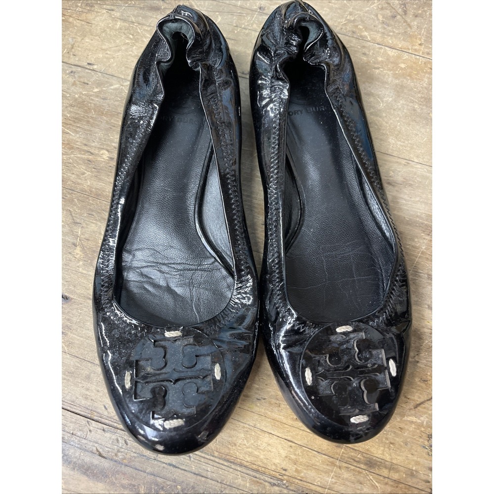 Tory Burch Reva Black patent leather ballet Size 6 Black Stitch Logo